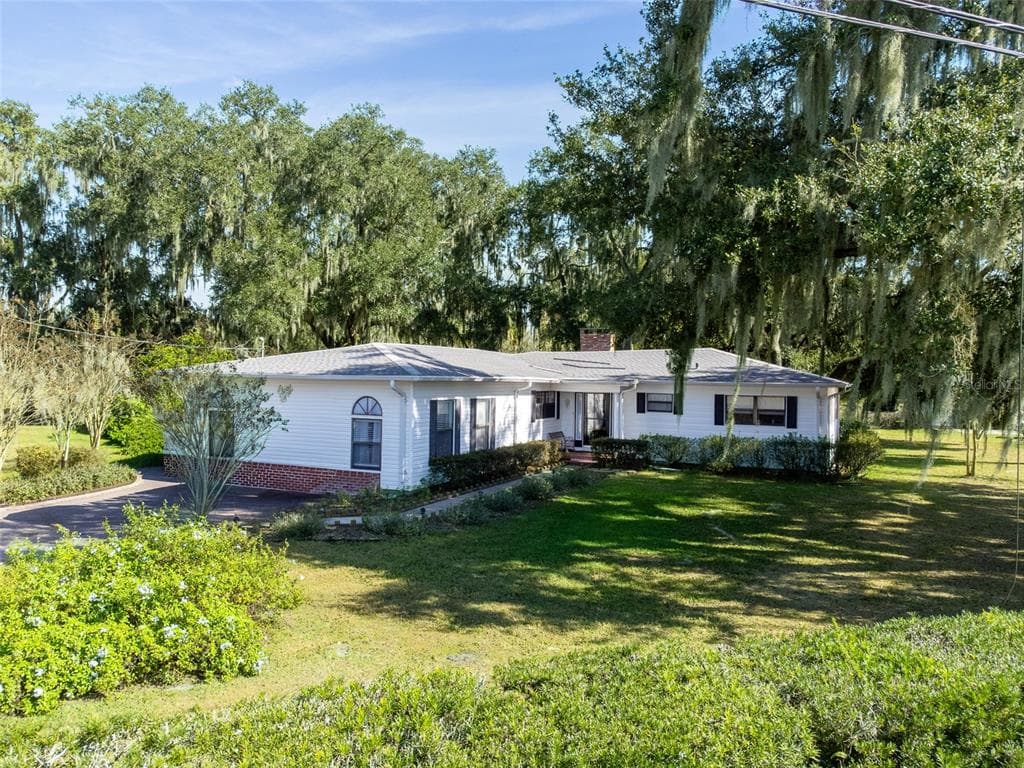 3802 C A BUGG ROAD PLANT CITY, FL 33567