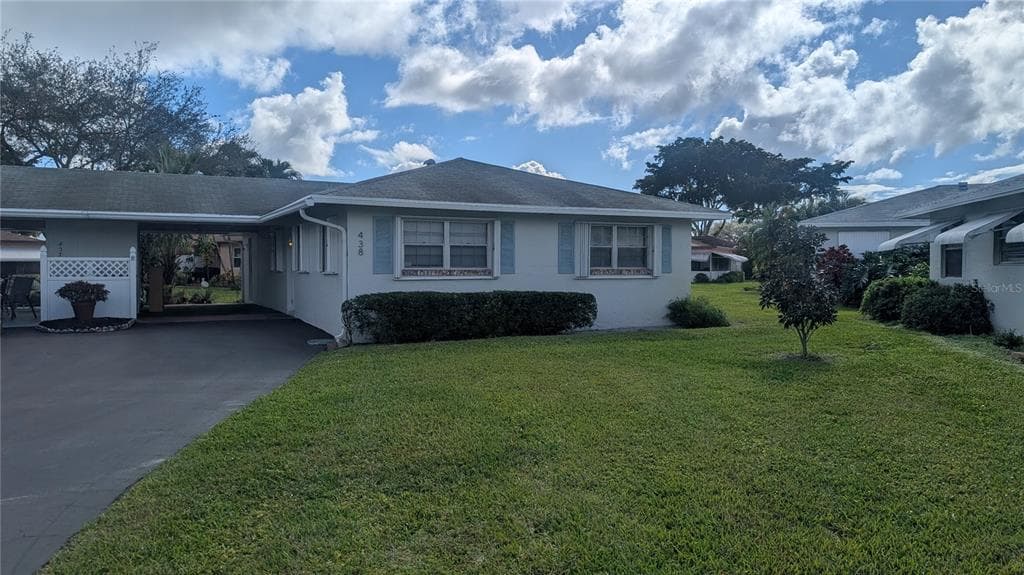 438 BLUEBIRD LANE DELRAY BEACH, FL 33445