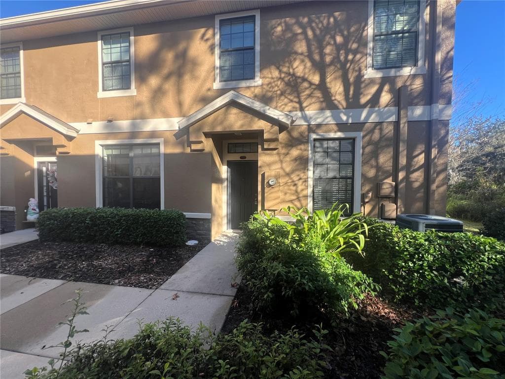 5706 KINGLETSOUND PLACE LITHIA, FL 33547