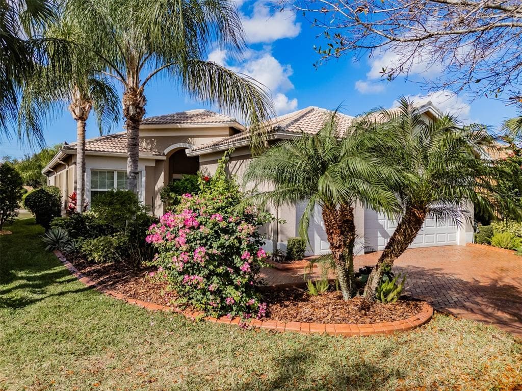 4916 GRAND BANKS DRIVE WIMAUMA, FL 33598