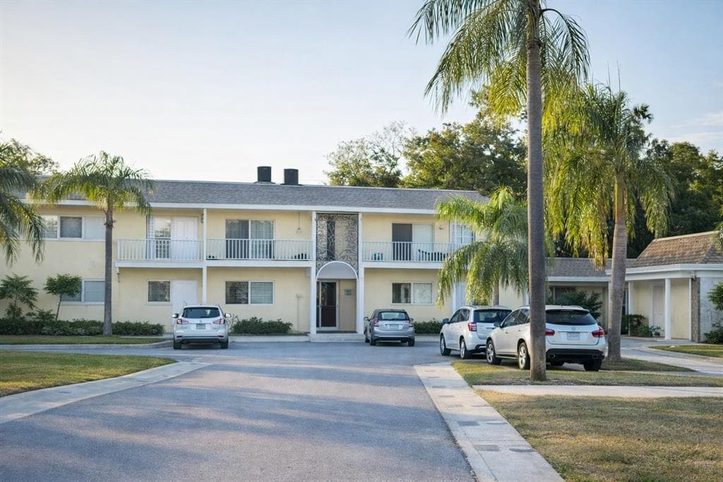 610 INDIAN ROCKS ROAD N UNIT 114 BELLEAIR BLUFFS, FL 33770