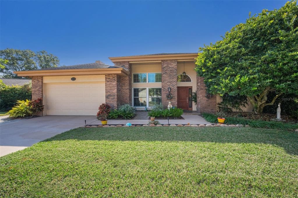 38 RIDGECROFT LANE SAFETY HARBOR, FL 34695
