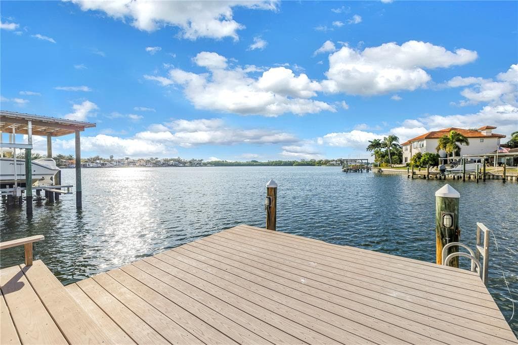 1180 CORDOVA BOULEVARD NE ST PETERSBURG, FL 33704
