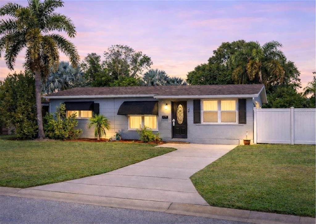 1541 68TH AVENUE N ST PETERSBURG, FL 33702