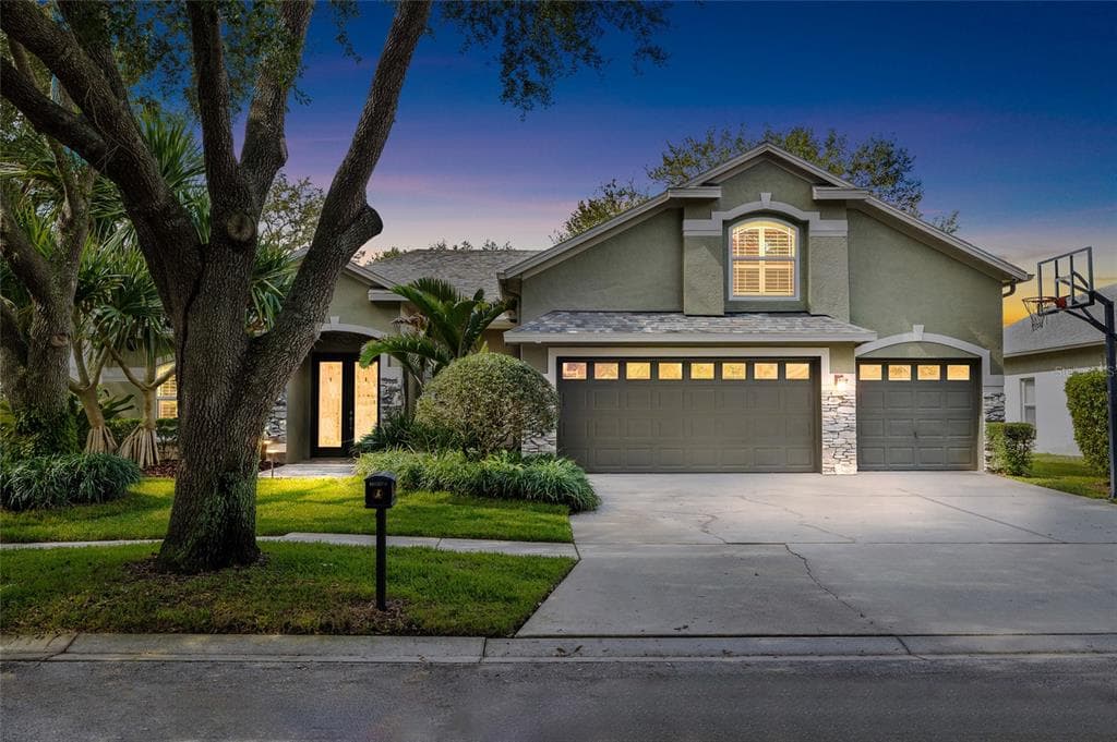 5950 JAEGERGLEN DRIVE LITHIA, FL 33547