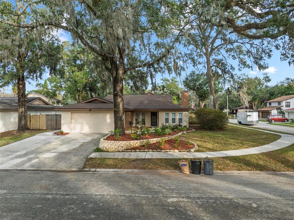 14801 OAK VINE DRIVE LUTZ, FL 33559
