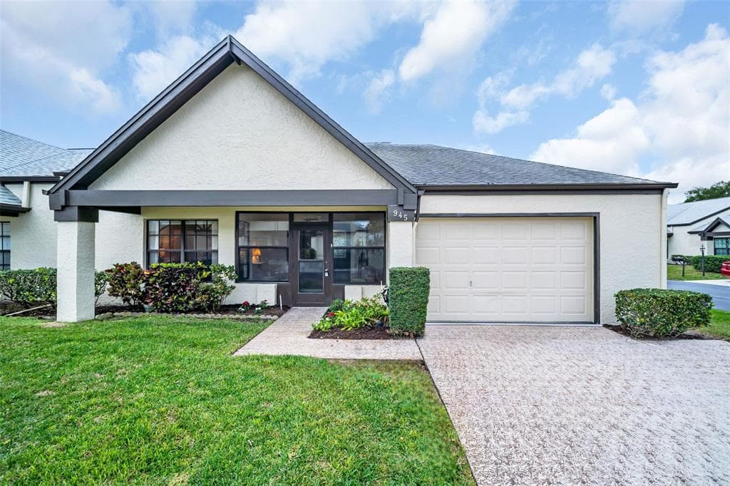 945 ROSEWOOD LANE PALM HARBOR, FL 34684