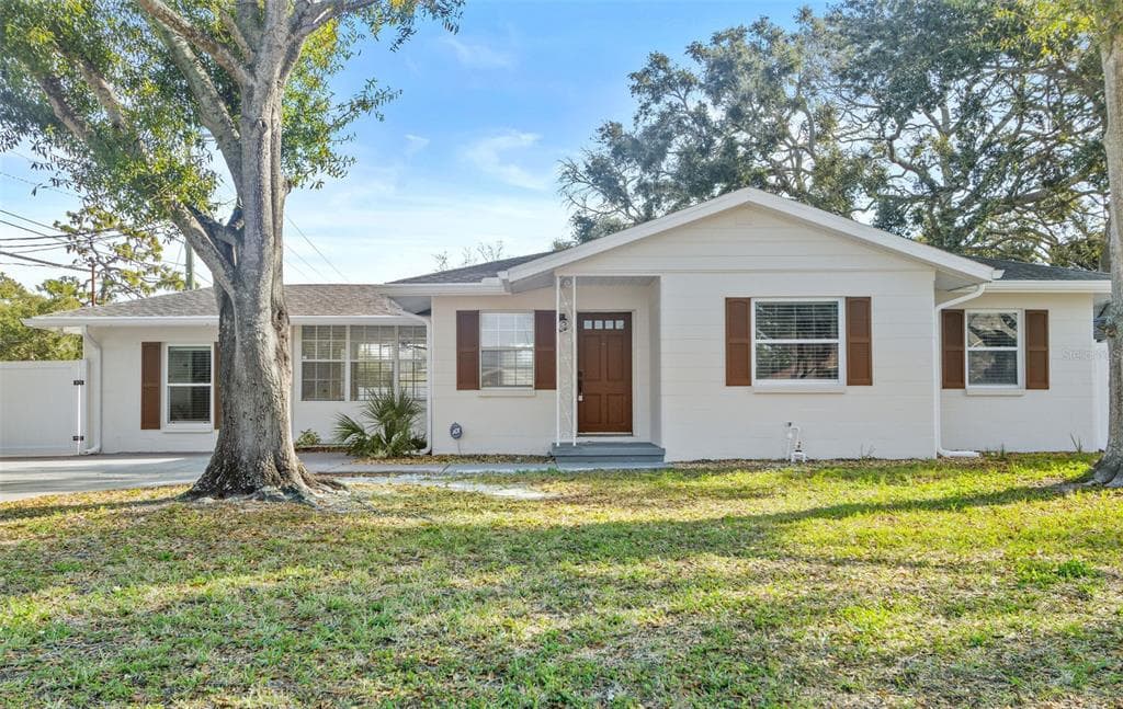 2302 S THIXTON COURT TAMPA, FL 33629