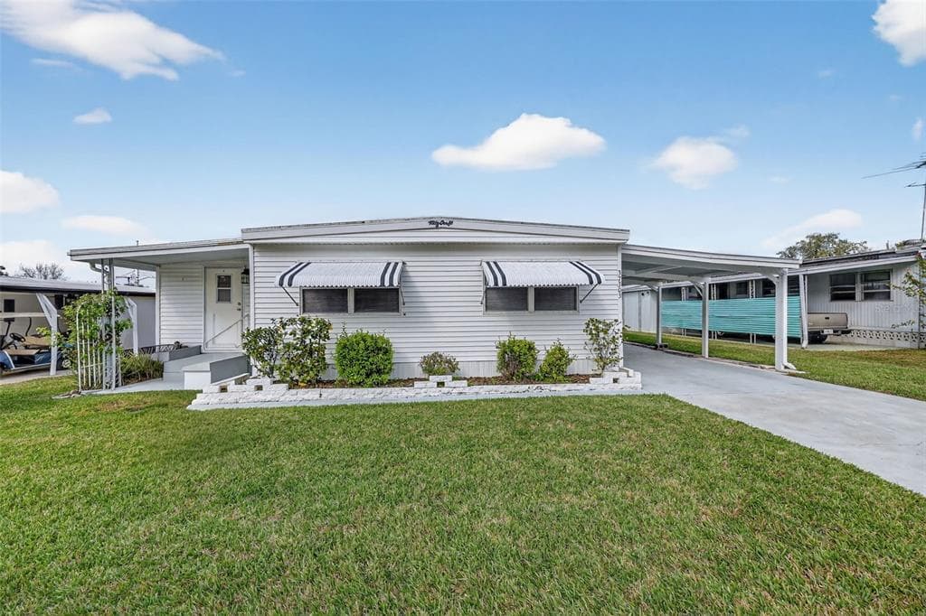37303 KINKAID DRIVE ZEPHYRHILLS, FL 33541