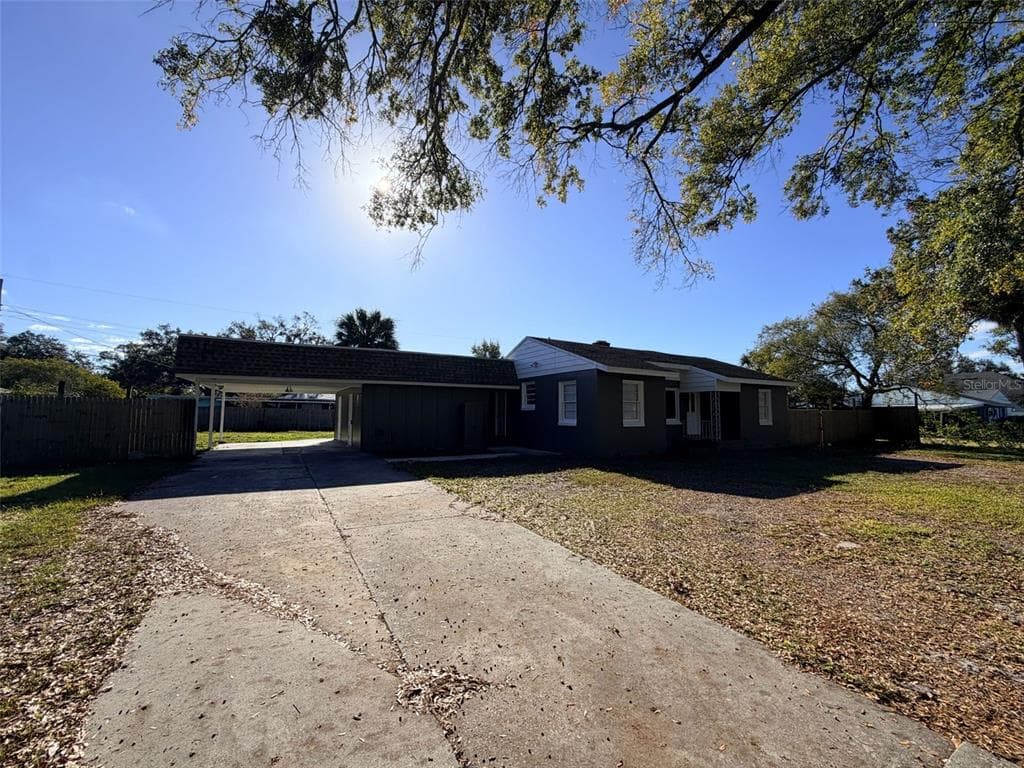 4615 WISHART BOULEVARD TAMPA, FL 33603