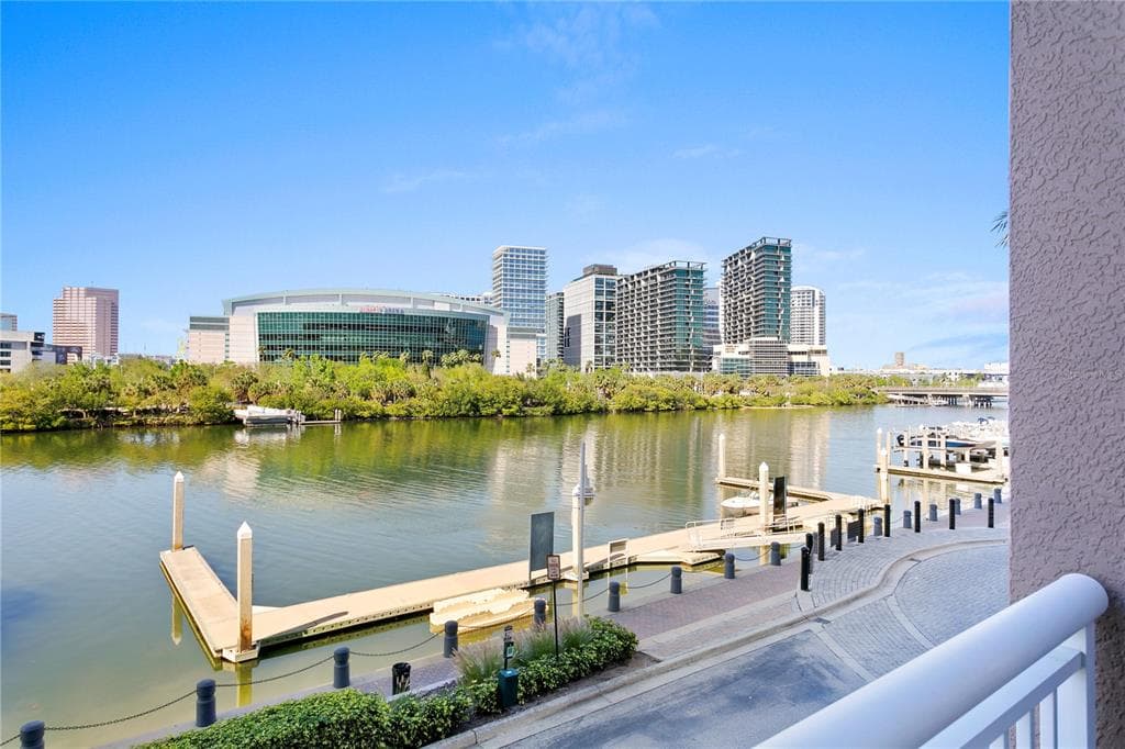 371 CHANNELSIDE WALK WAY UNIT 17 TAMPA, FL 33602