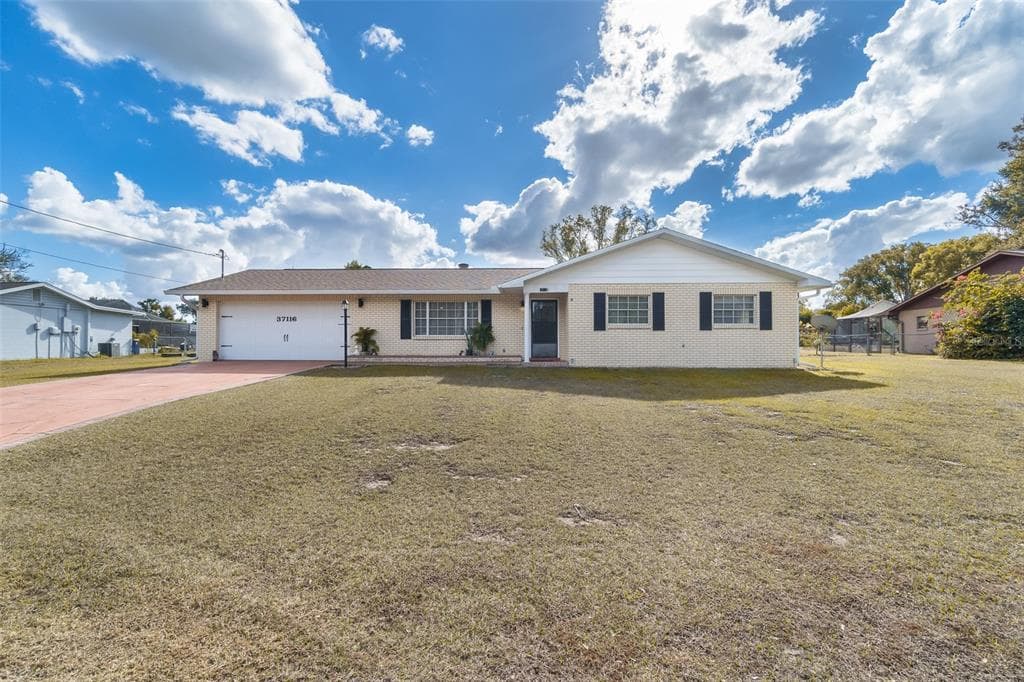 37116 PRICE DRIVE ZEPHYRHILLS, FL 33541