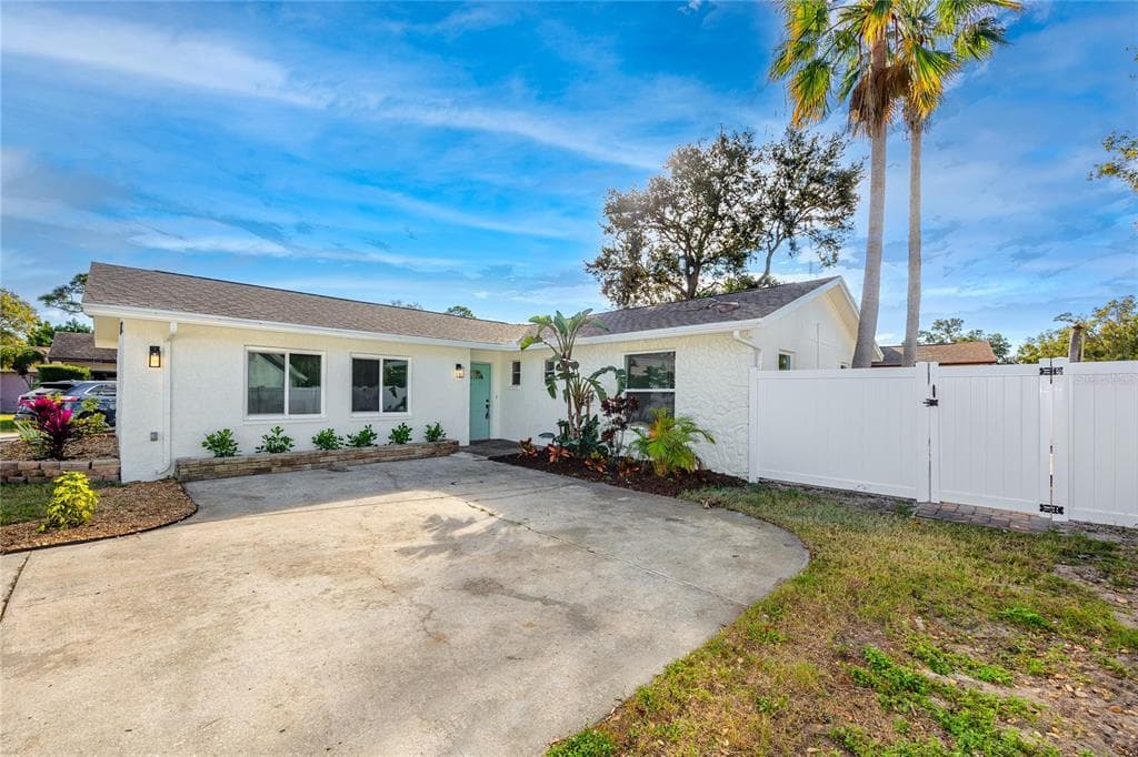 8808 90TH WAY N LARGO, FL 33777