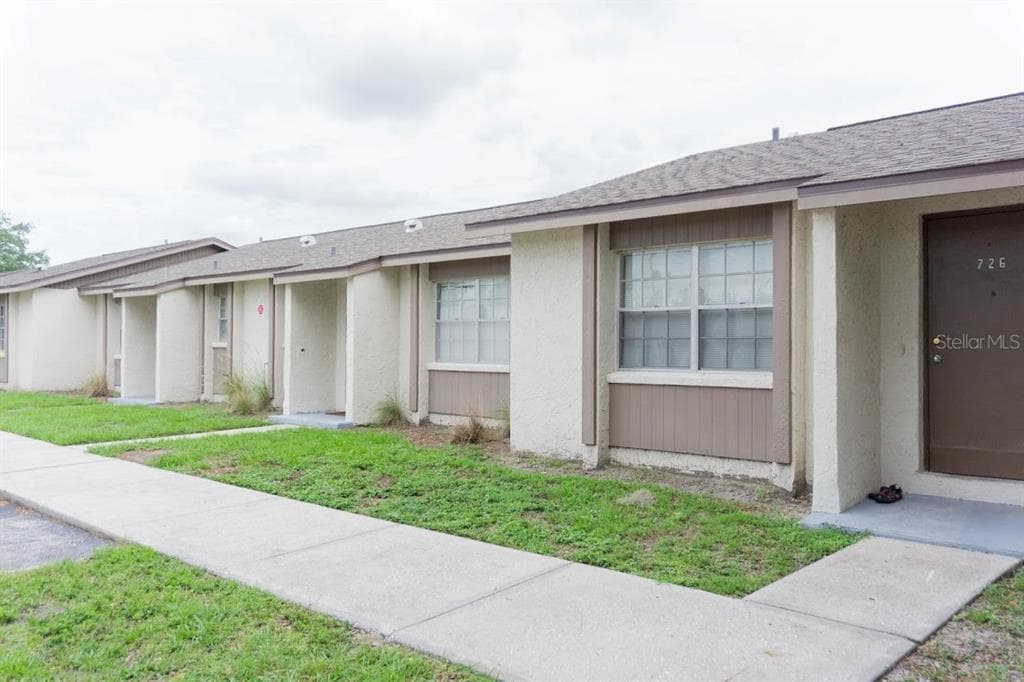 709 OCEANSIDE CIRCLE UNIT 751 RUSKIN, FL 33570