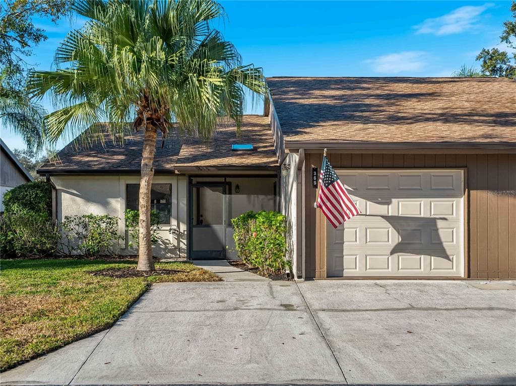 365 OAK HILL WAY UNIT 32 SARASOTA, FL 34232
