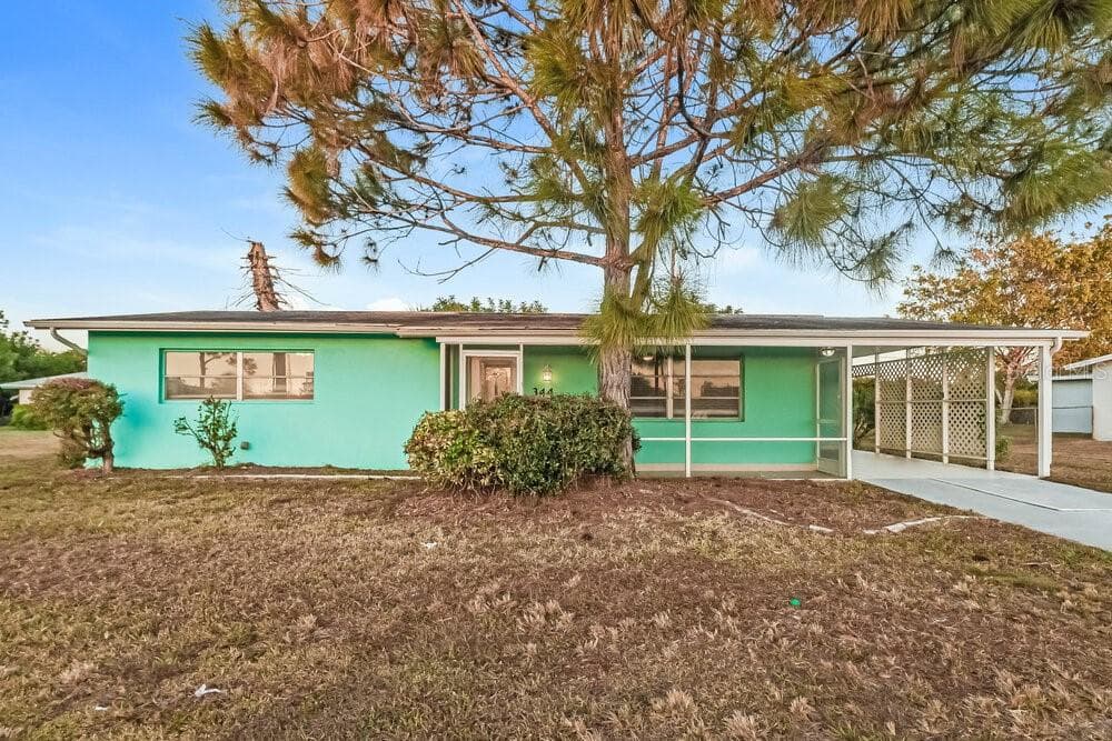 344 CRESTWOOD AVENUE LEHIGH ACRES, FL 33936