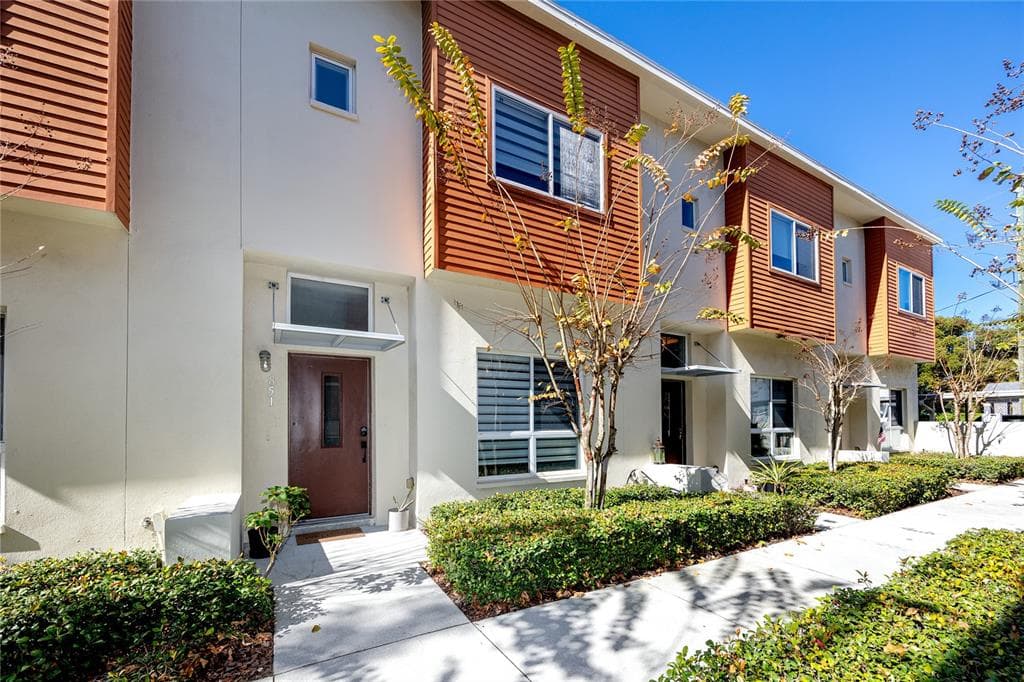851 3RD AVE N ST PETERSBURG, FL 33701
