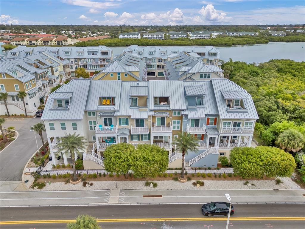 19915 GULF BOULEVARD UNIT 204