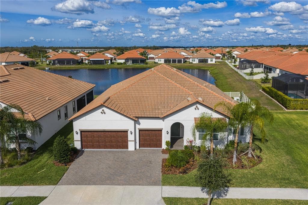 5364 WINDY GROVE DRIVE WIMAUMA, FL 33598