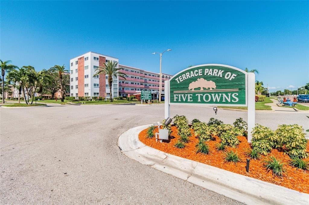 5623 80TH STREET N UNIT 308 ST PETERSBURG, FL 33709
