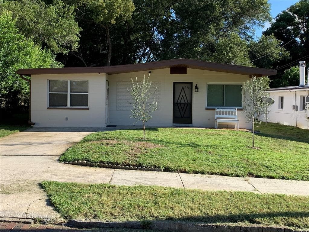 550 PENT STREET TARPON SPRINGS, FL 34689