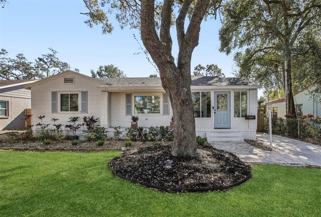 204 W POWHATAN AVENUE TAMPA, FL 33604