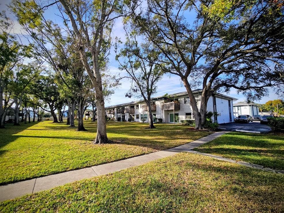7700 92ND STREET UNIT 203 SEMINOLE, FL 33777
