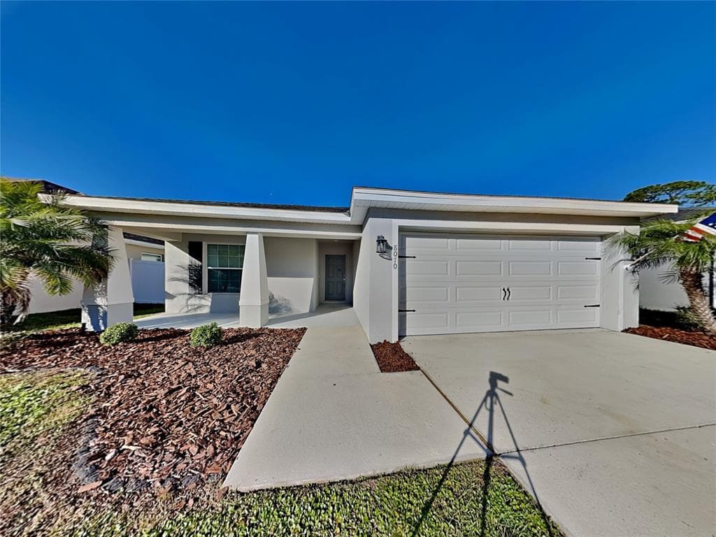 8070 DIAMOND CREEK LANE LAKELAND, FL 33809