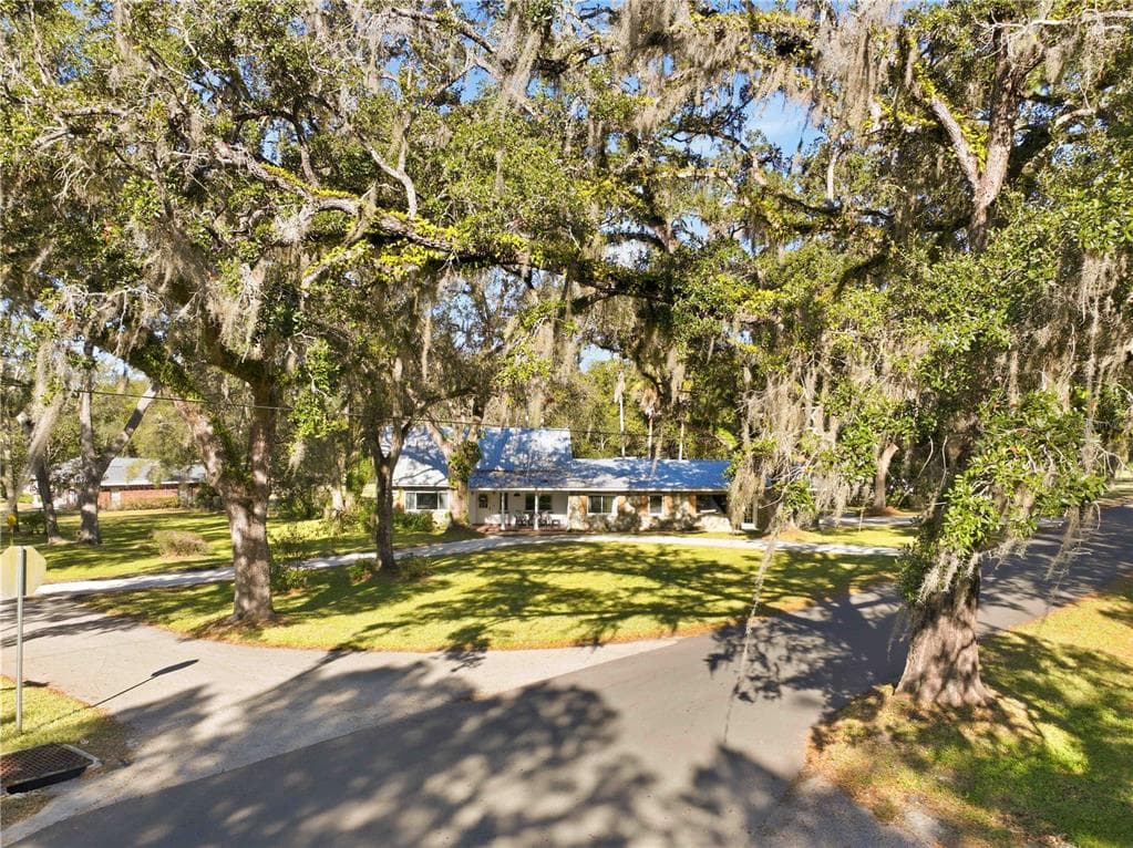 1080 BUENA VISTA AVENUE BROOKSVILLE, FL 34601