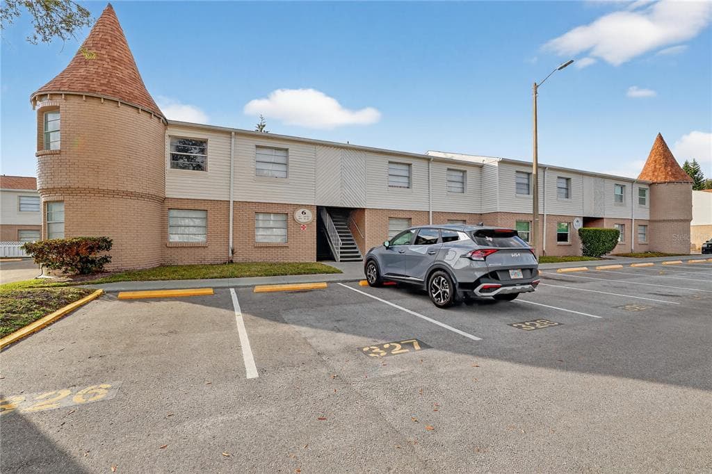 7210 N MANHATTAN AVENUE UNIT 612 TAMPA, FL 33614