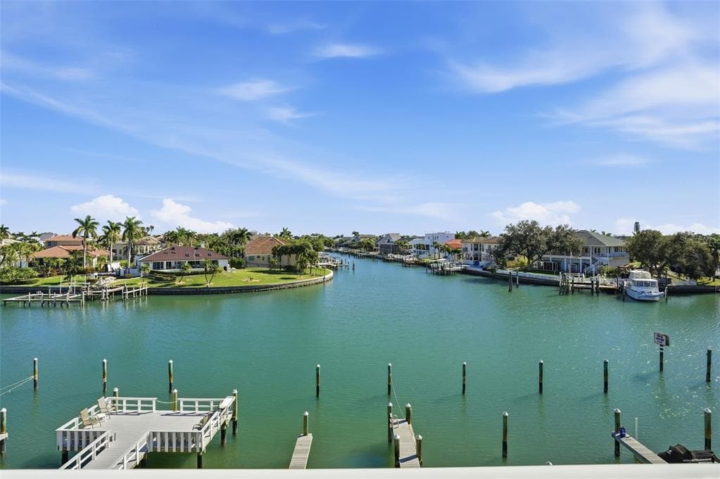 719 PINELLAS BAYWAY S UNIT 305 TIERRA VERDE, FL 33715