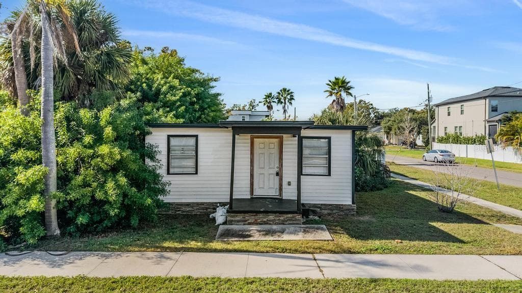 7401 S FAUL STREET TAMPA, FL 33616