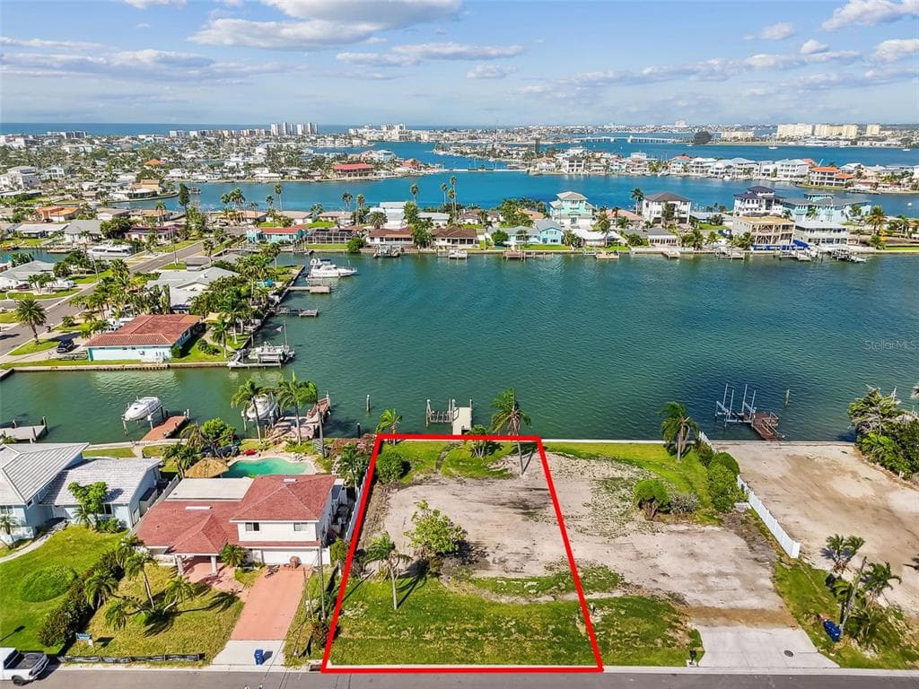 568 JOHNS PASS AVENUE MADEIRA BEACH, FL 33708