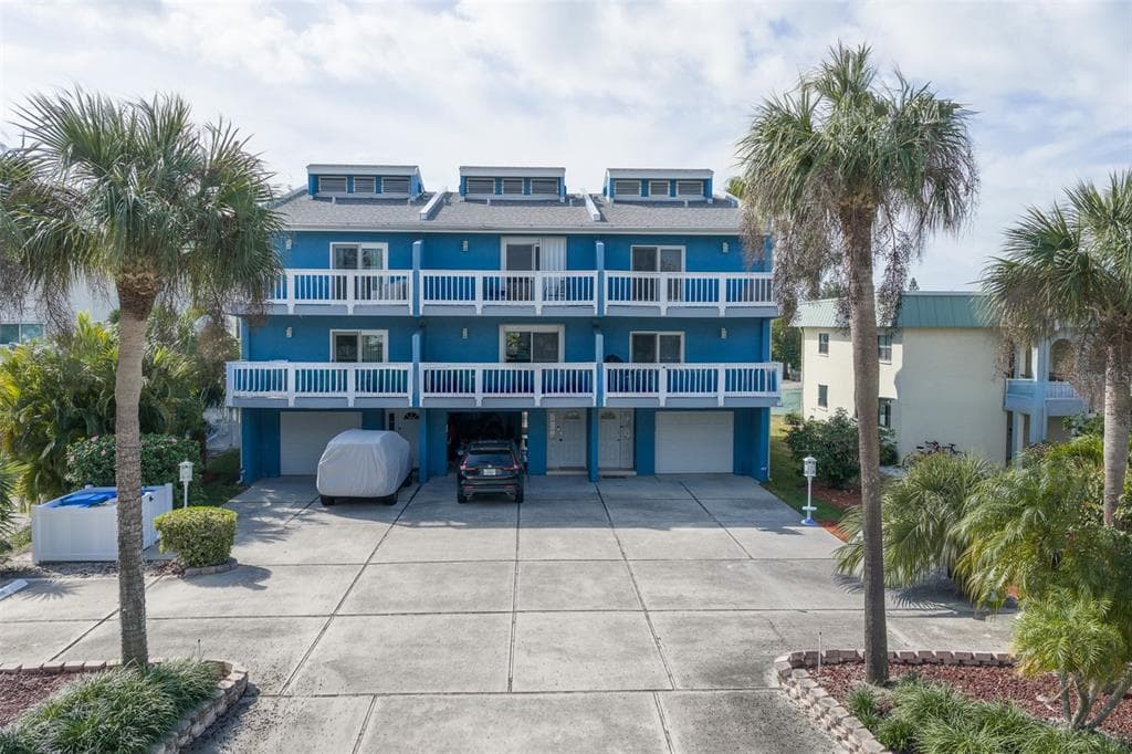 11820 CAPRI CIRCLE S TREASURE ISLAND, FL 33706