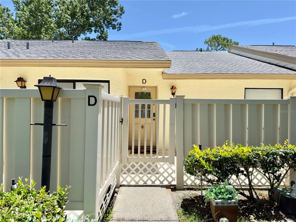 1333 SHADY PINE WAY UNIT D TARPON SPRINGS, FL 34688