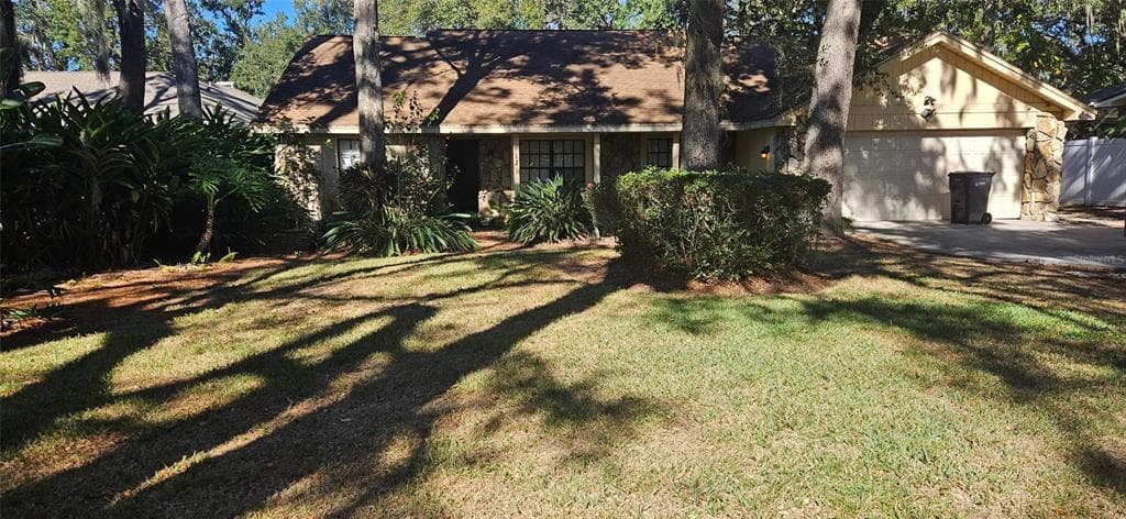 612 HIDDEN LAKE DRIVE BRANDON, FL 33511