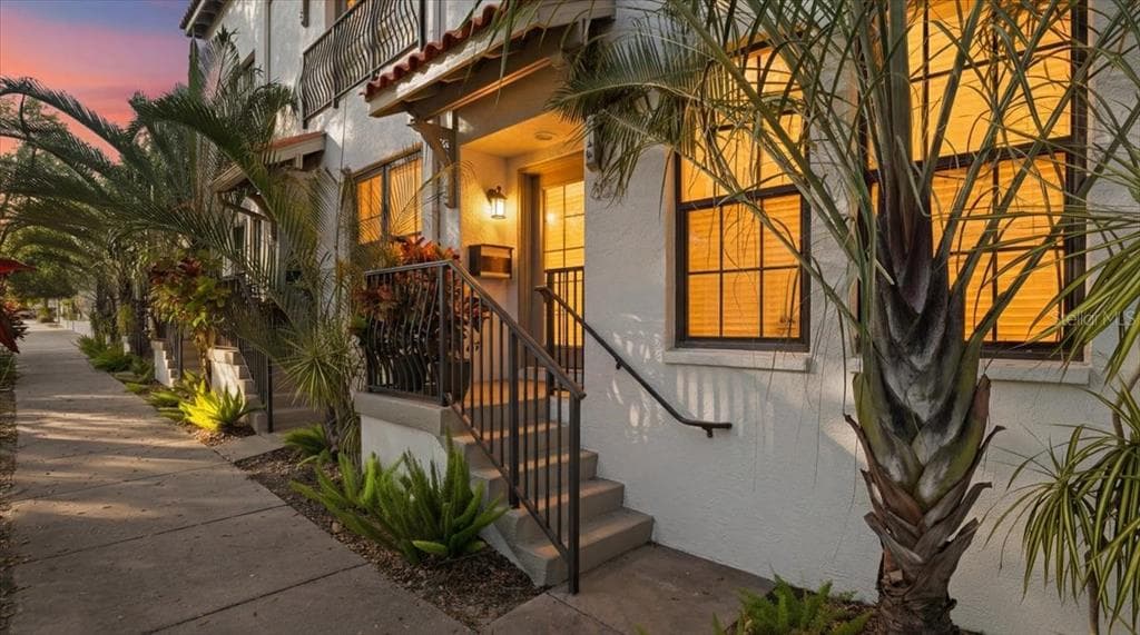 607 3RD AVENUE S ST PETERSBURG, FL 33701