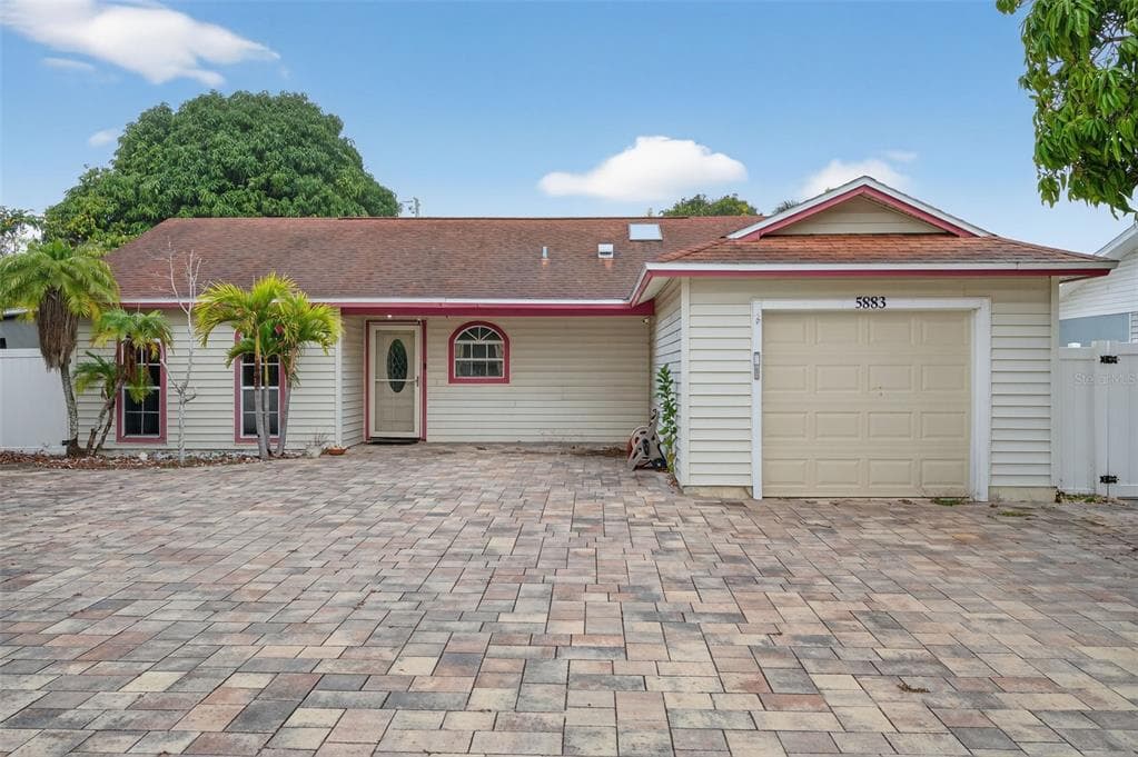 5883 DARREN COURT N CLEARWATER, FL 33760