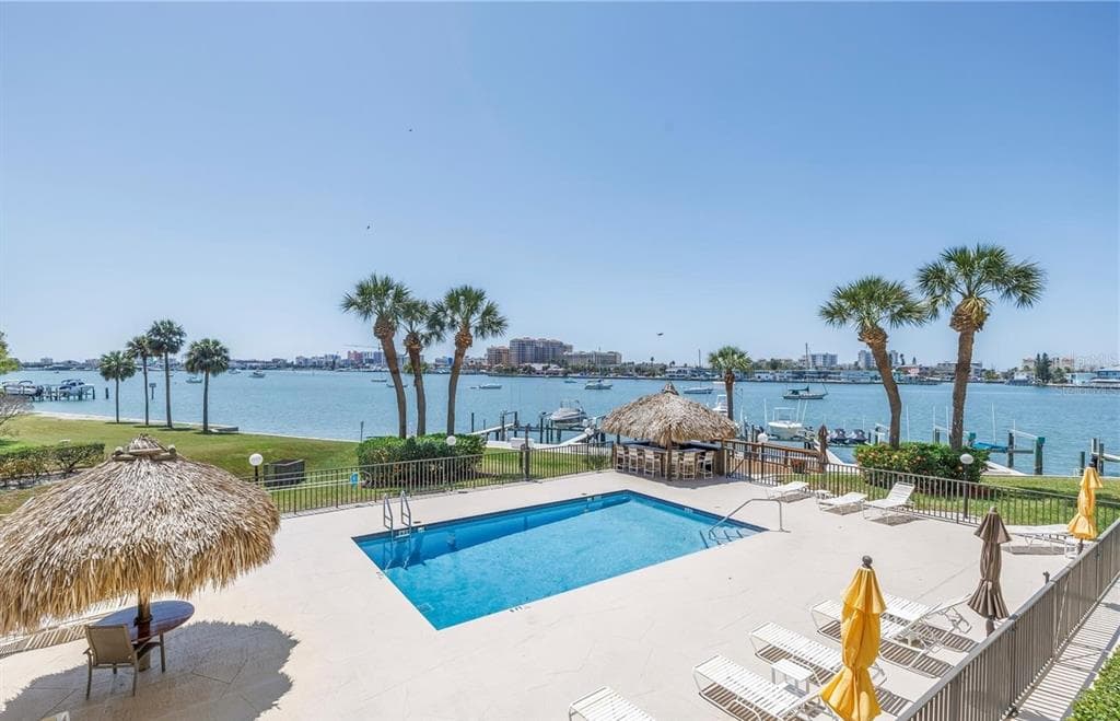 650 ISLAND WAY UNIT 106 CLEARWATER BEACH, FL 33767