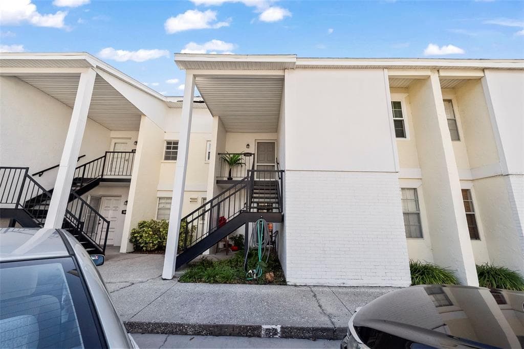 3815 N OAK DRIVE UNIT G52 TAMPA, FL 33611