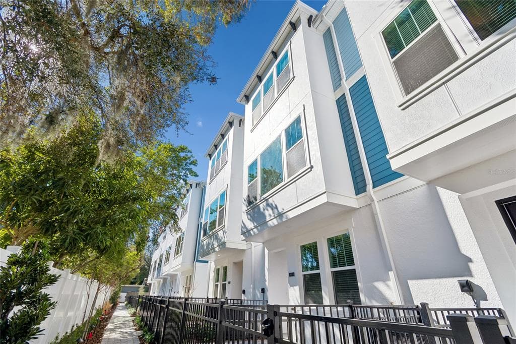 6605 N NEBRASKA AVENUE UNIT 18 TAMPA, FL 33604