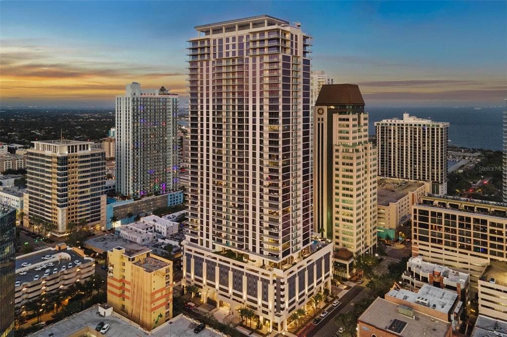 275 1ST AVENUE S UNIT 2506 ST PETERSBURG, FL 33701