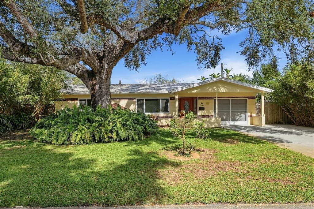 6093 17TH AVENUE N ST PETERSBURG, FL 33710