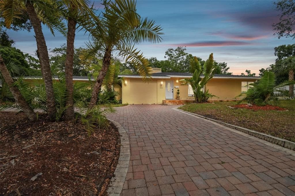 3915 N RIDGE AVENUE TAMPA, FL 33603