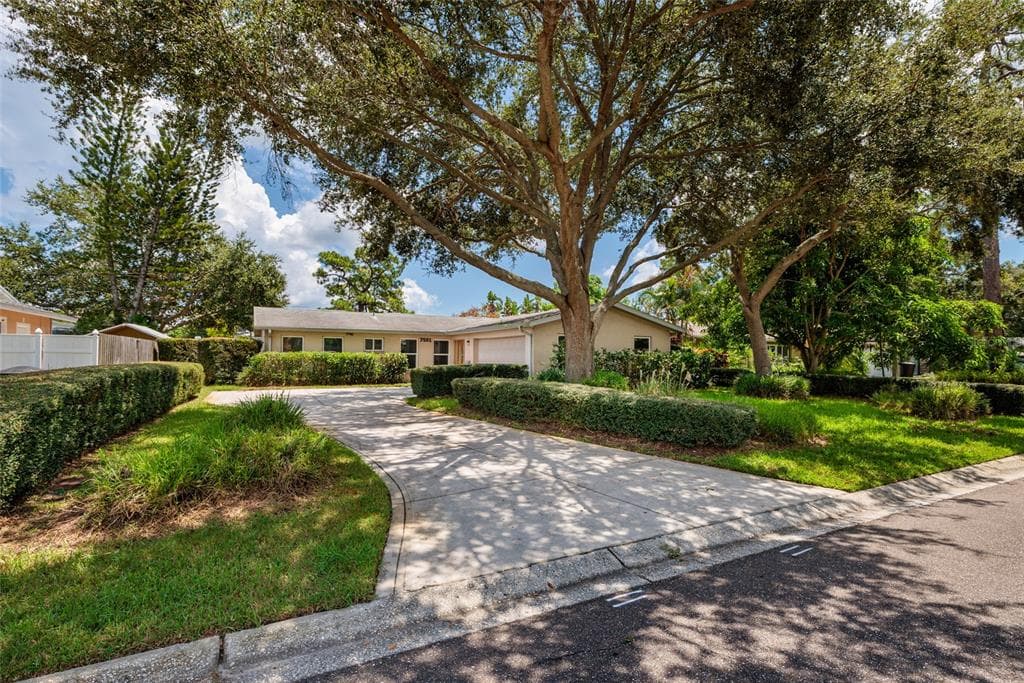 7501 21ST STREET N ST PETERSBURG, FL 33702