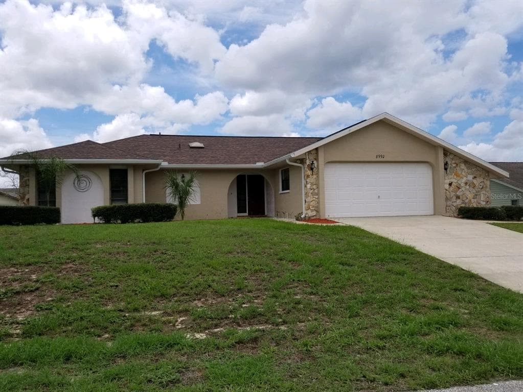 8992 HERNANDO WAY WEEKI WACHEE, FL 34613