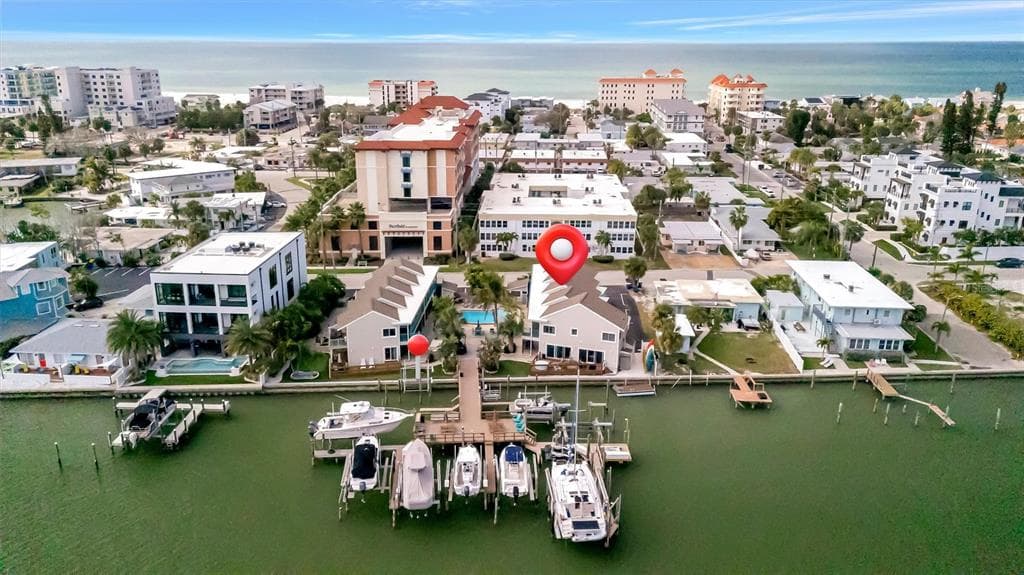 673 BAY ESPLANADE UNIT 204 CLEARWATER BEACH, FL 33767
