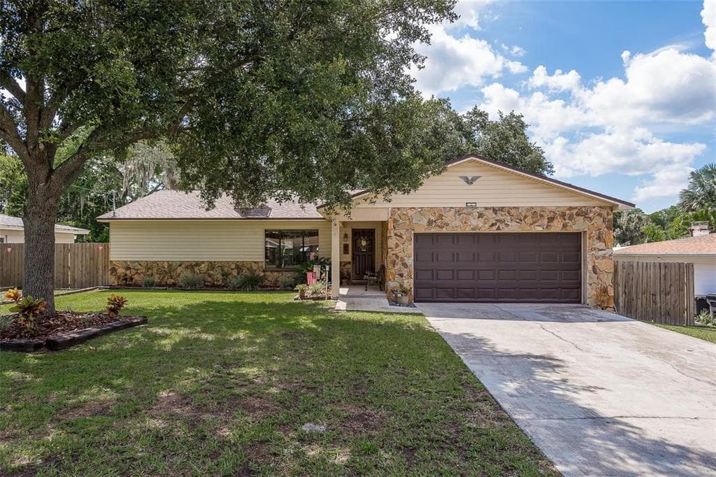 18619 YOCAM AVENUE LUTZ, FL 33549