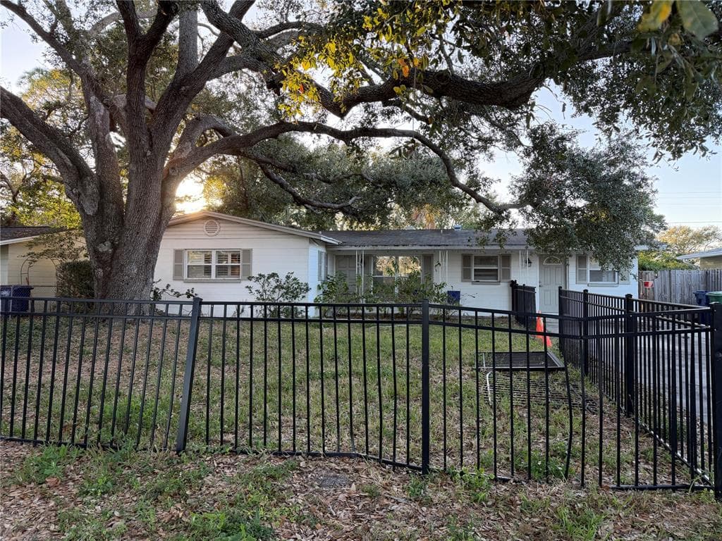 4509 S RENELLIE DRIVE TAMPA, FL 33611