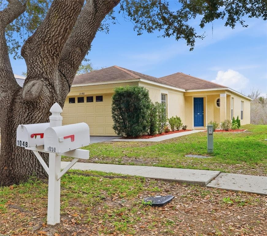 1048 LAKE SHORE RANCH DRIVE SEFFNER, FL 33584